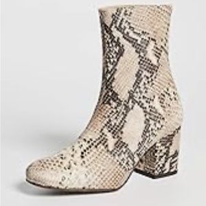 🆕 NWOB Free People Cecile Booties Size 35 - Taupe Snake Skin